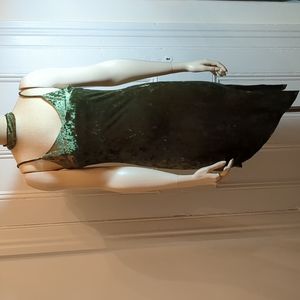 2/$20 Poison Ivy Velvet Dress Collar Green Medium
